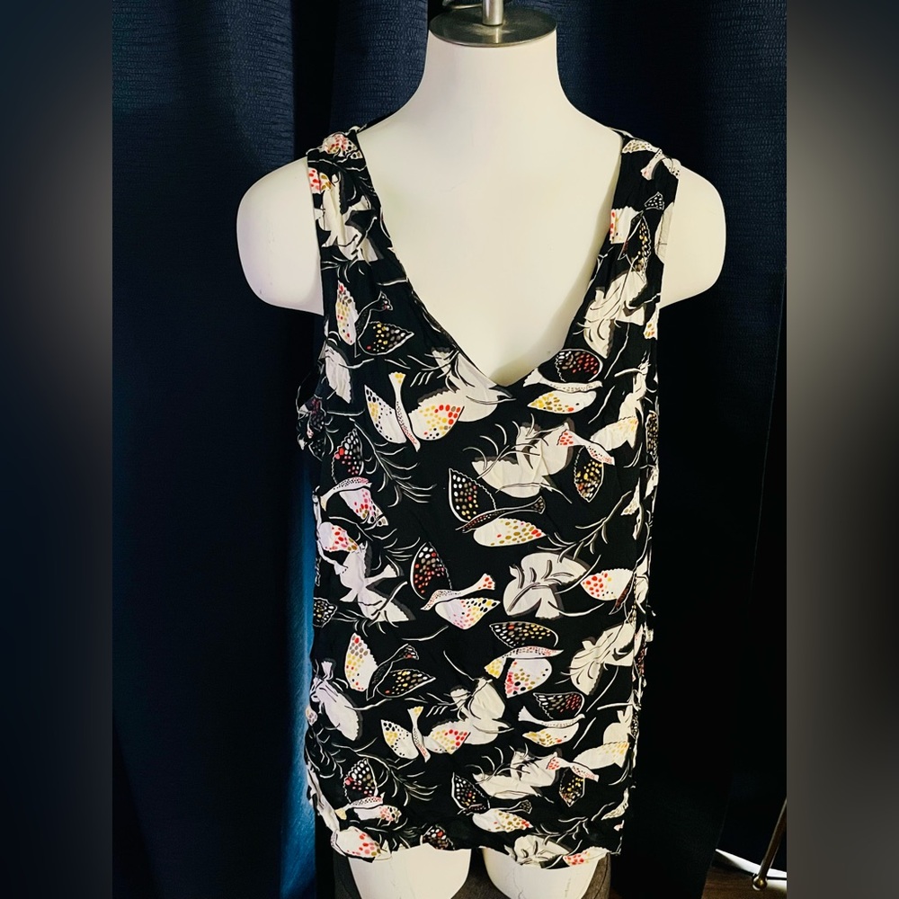 Old Navy Black and White Dove Tank Top
